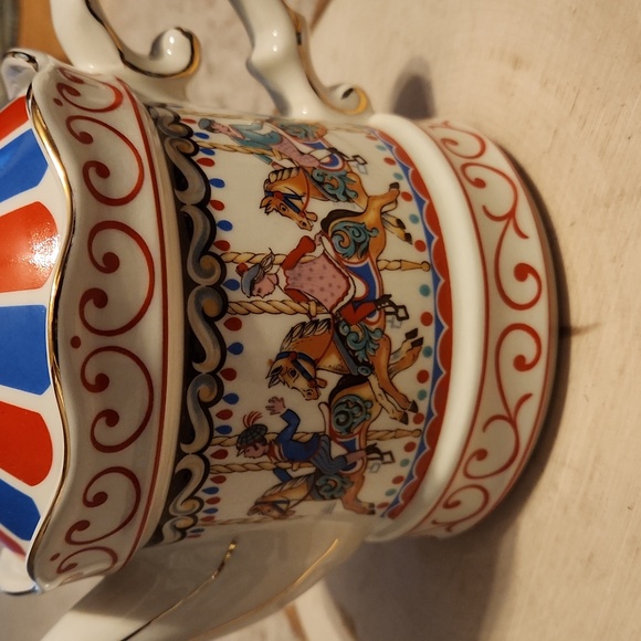 Vintage Sadler Edwardian Entertainment Carousel Design Teapot - Picture 2 of 8